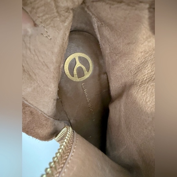 The Wishbone Collection Brown Suede Ankle with tassels Boots Size 8M - Picture 5 of 13